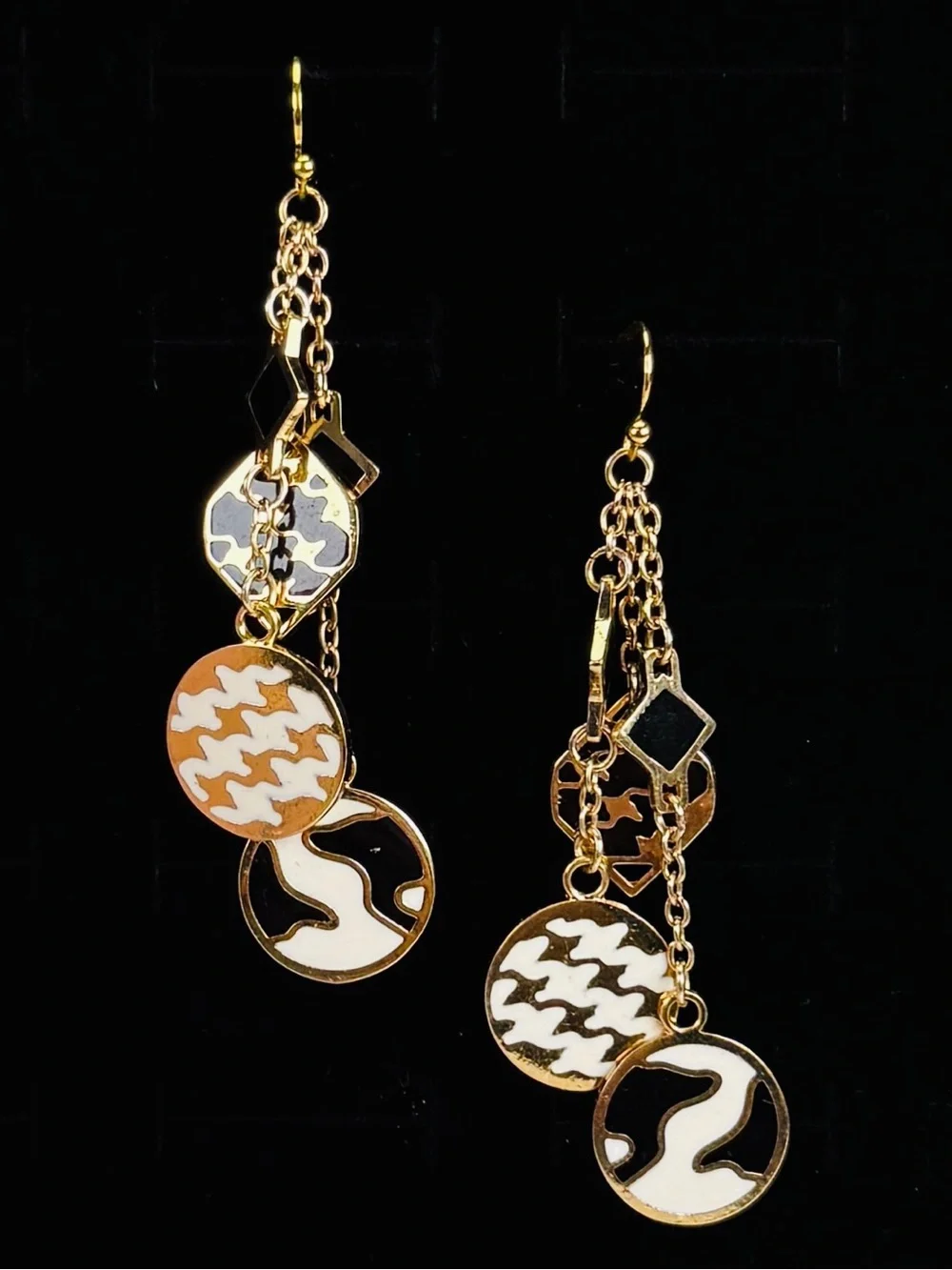 Beautiful goldtone black and cream triple chain fringe drop pierced earrings